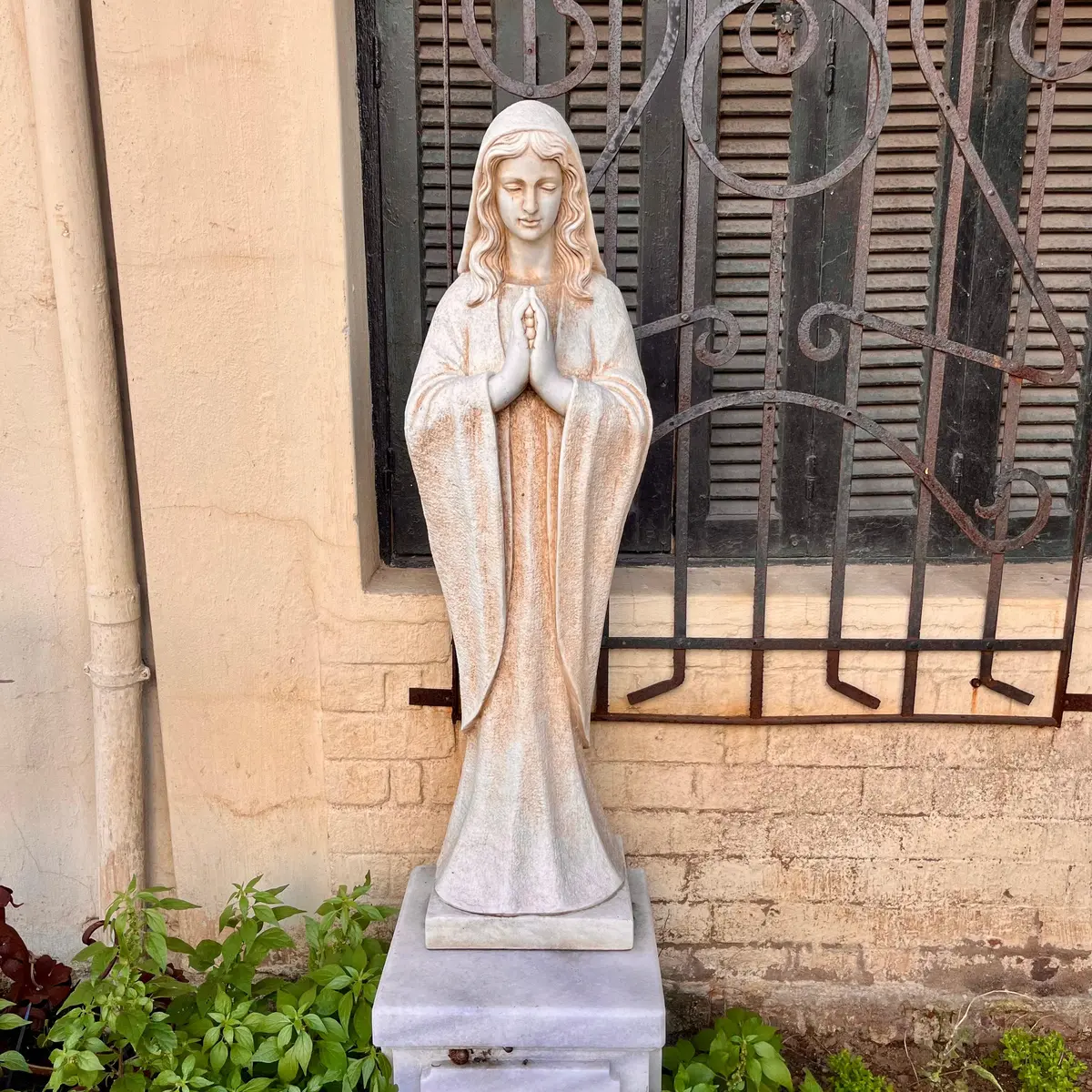 Hand-Carved White Marble Statue Of Mary, 125Cm 1