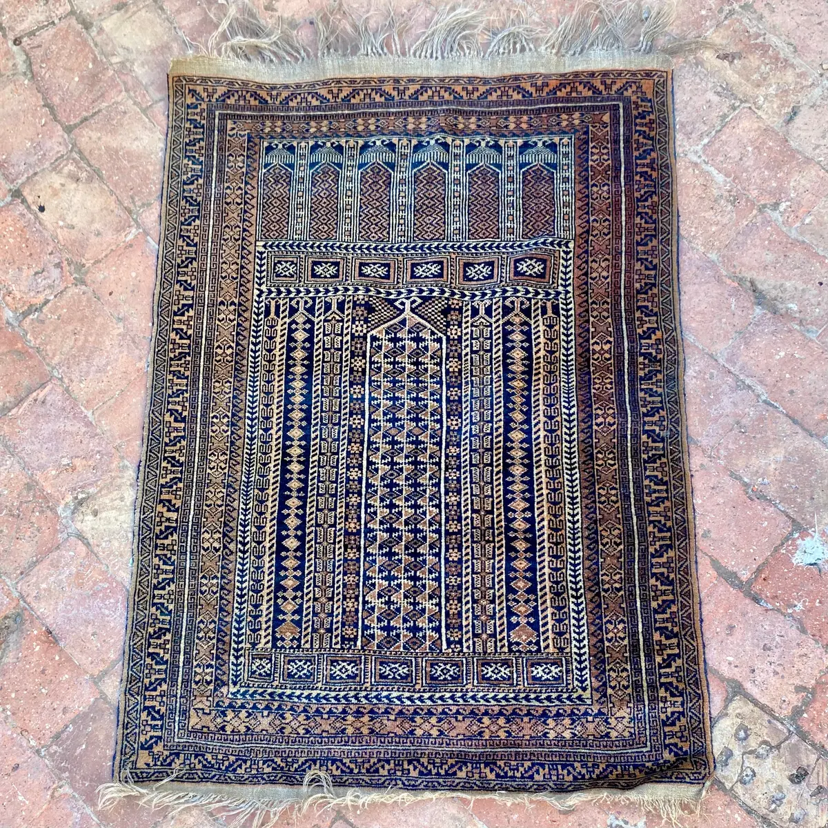 Vintage Hand Woven Rug 1