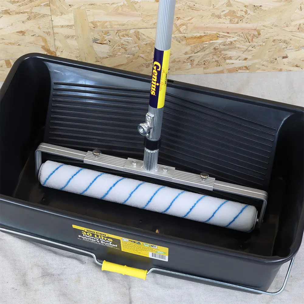 Uni-Pro Heavy Duty Painters Bucket 30L With Handle Fits 460Mm Rollers 2
