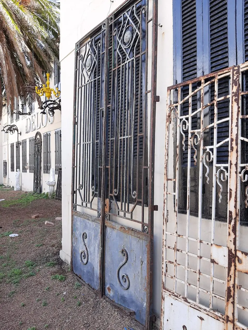 Antique Art Deco Steel Gate 1