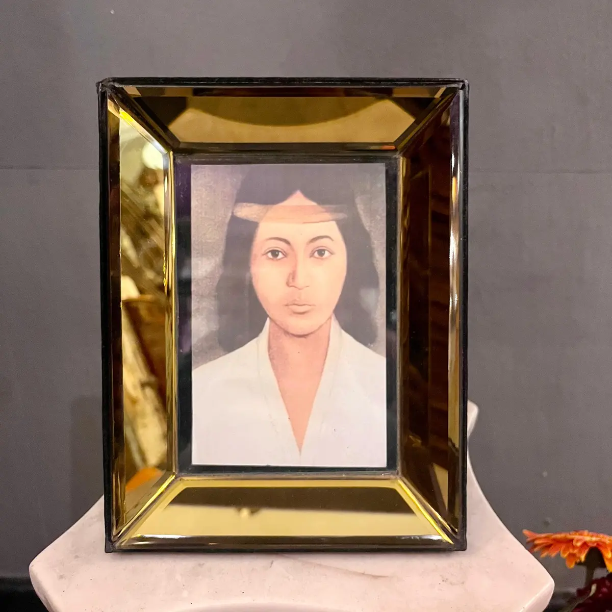 Faceted Gold Mirror Edge Photo Frame 2