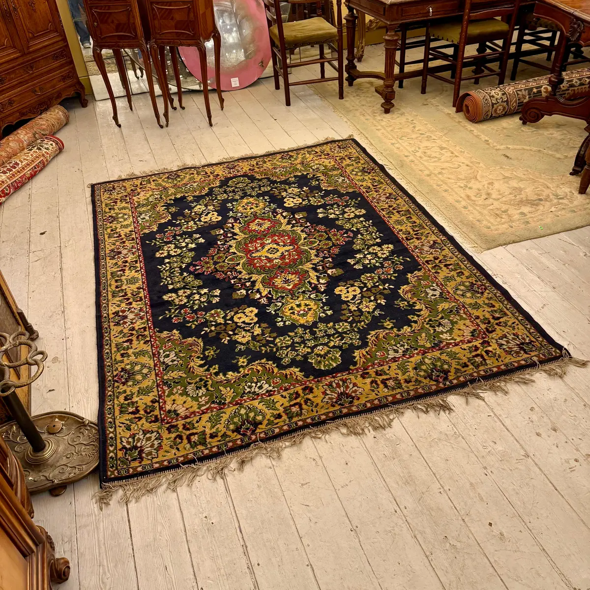 Persian-Style Floral Medallion Carpet In Navy And Chartreuse 1