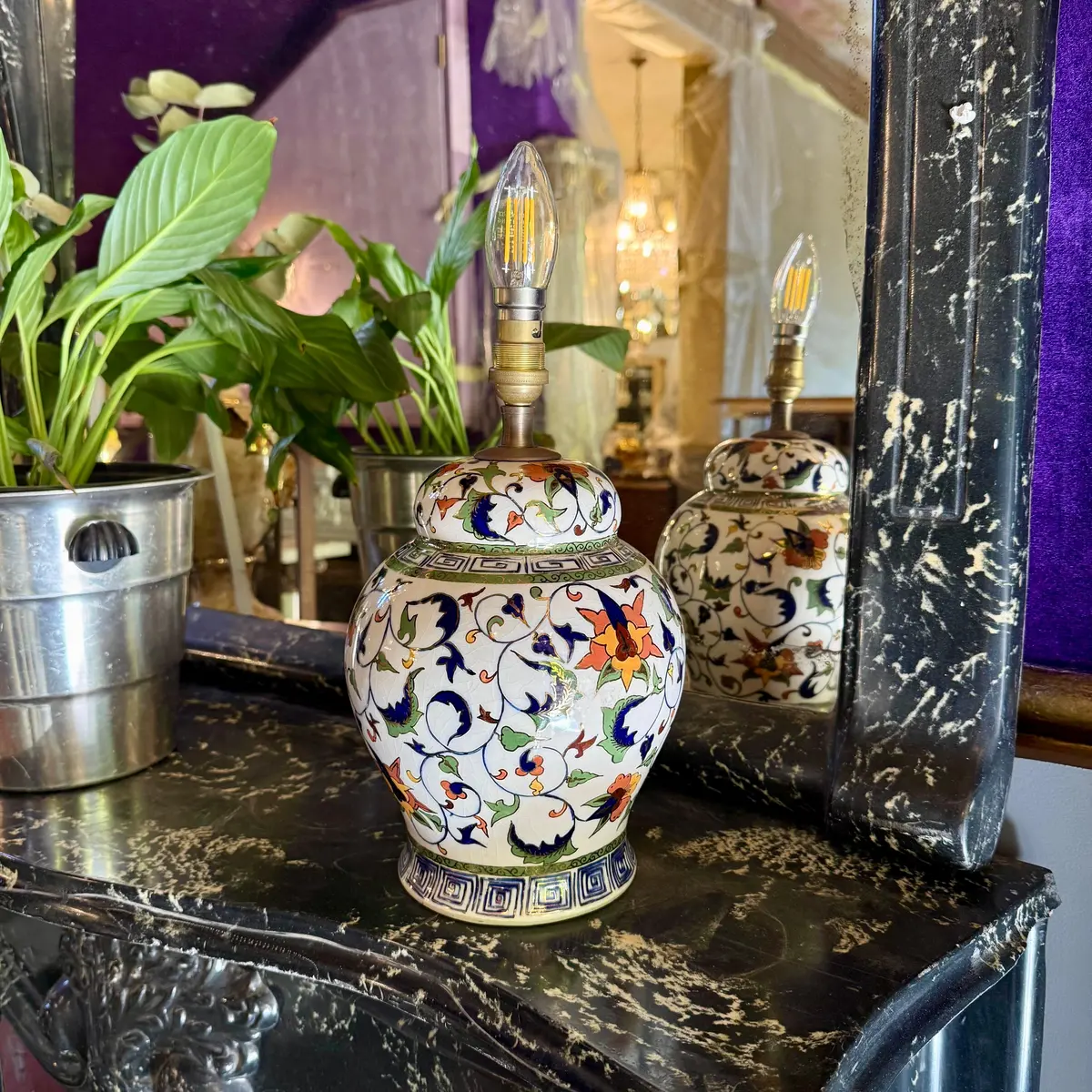 Chinoiserie Style Hand-Painted Ceramic Table Lamp 1