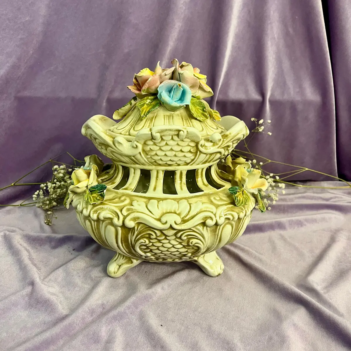 Capodimonte-Style Floral Potpourri Urn 1