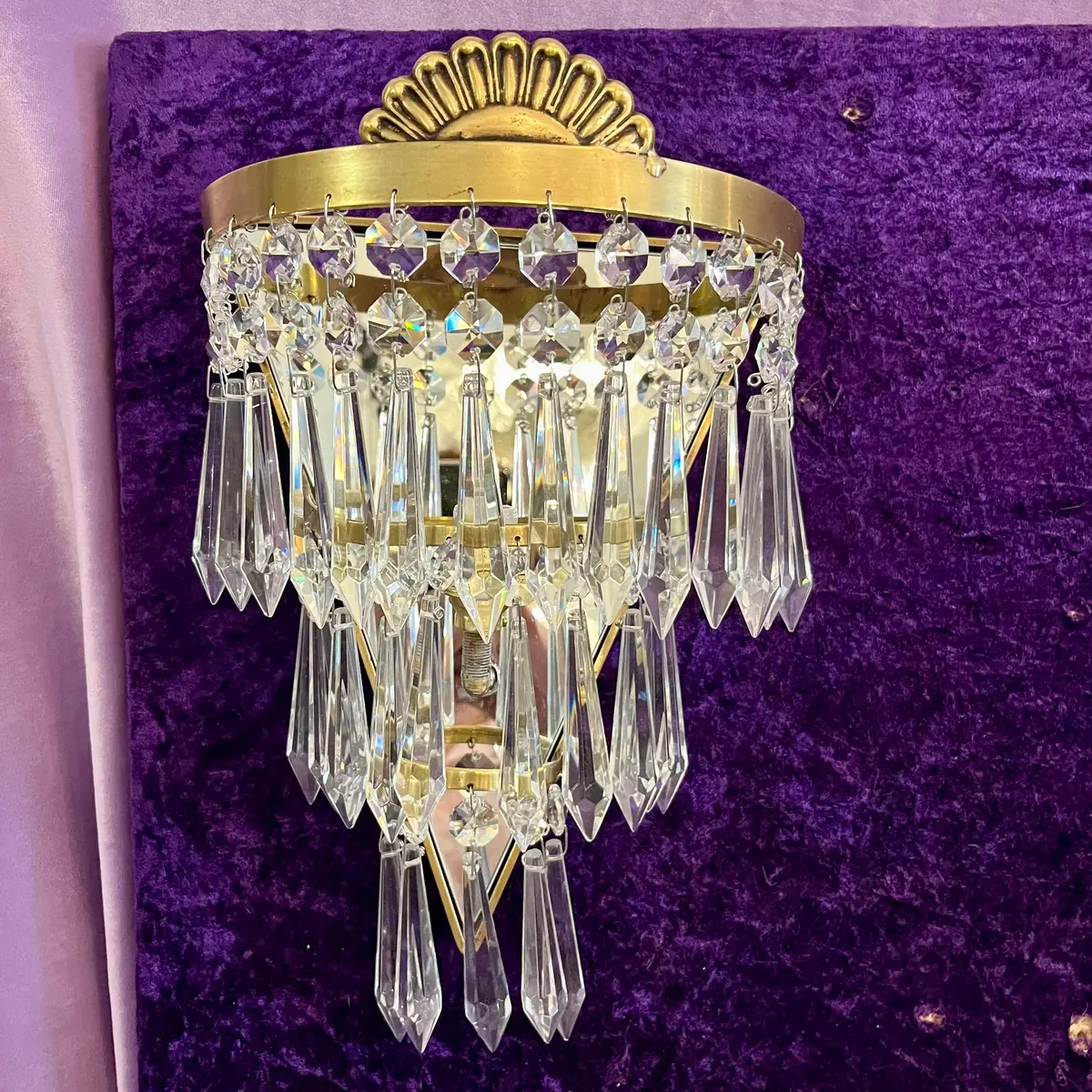 A Single Delos Custom Brass And Crystal Waterfall Sconce 1