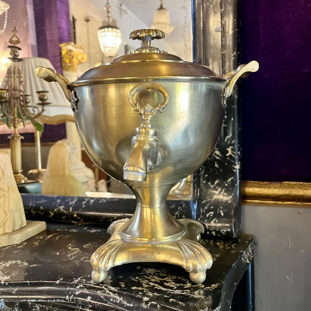 French Fontaine À Eau Chaude In Polished Brass, Circa 1900 1