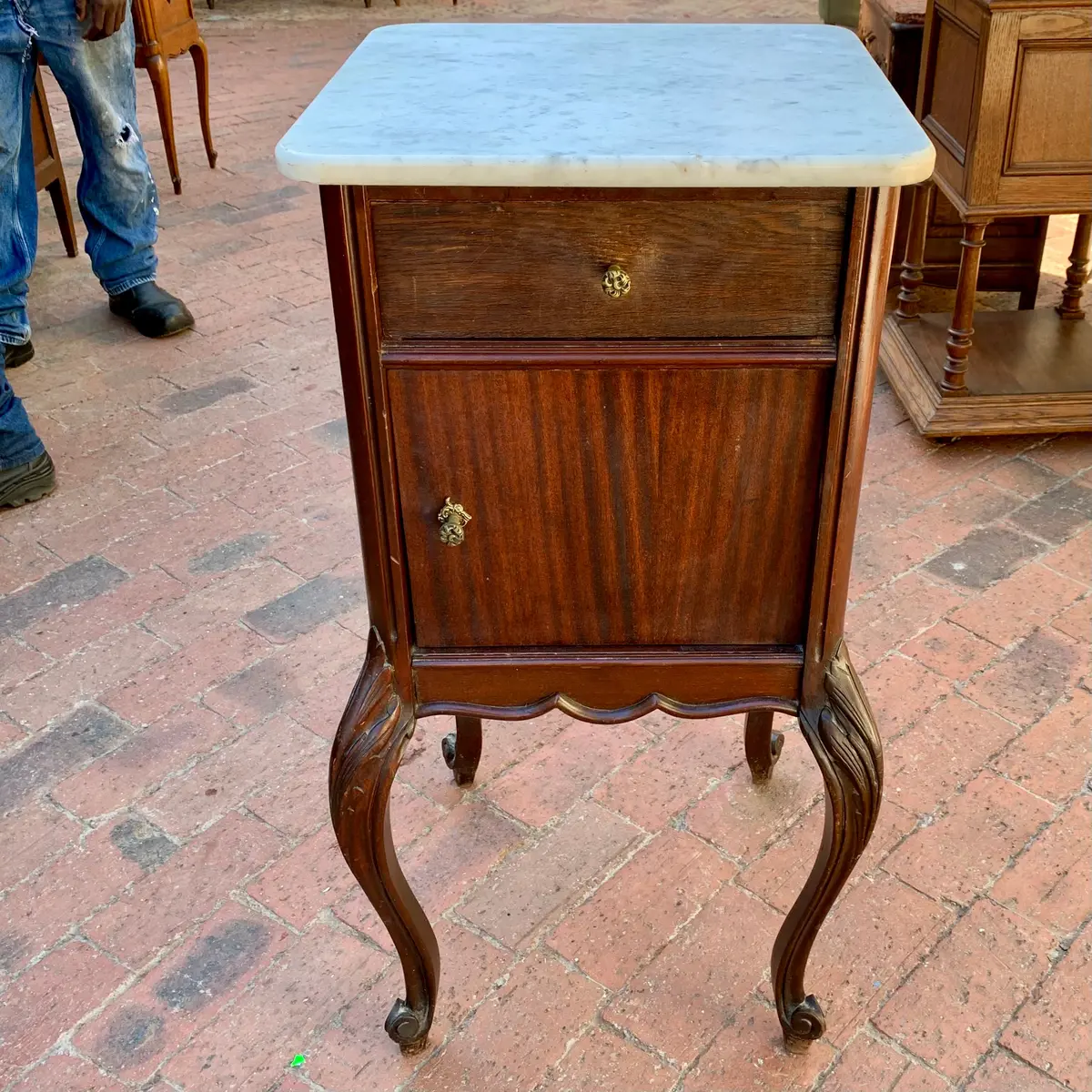 Antique Pedestal With Cabriole Legs 1