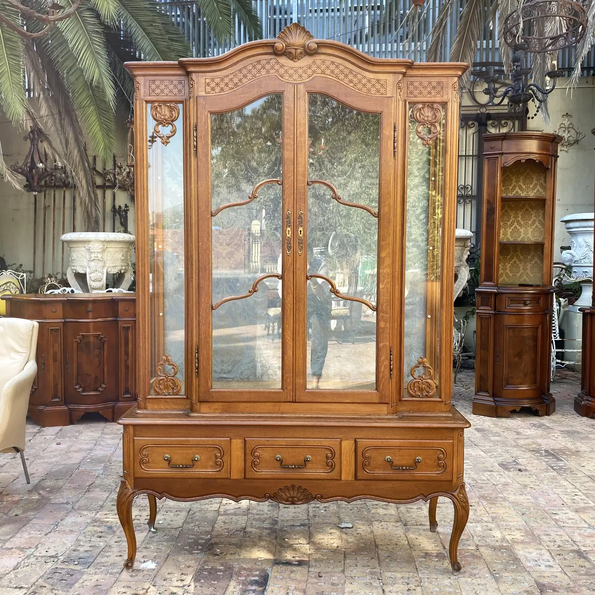 Antique Carved French Oak Display Cabinet With Snails Feet 1