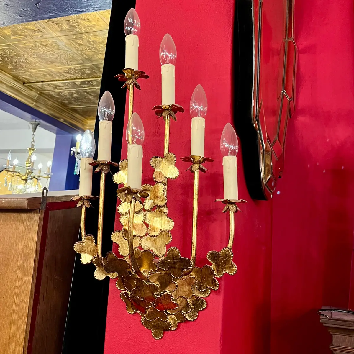 Large Sconce With Clover Accents 1
