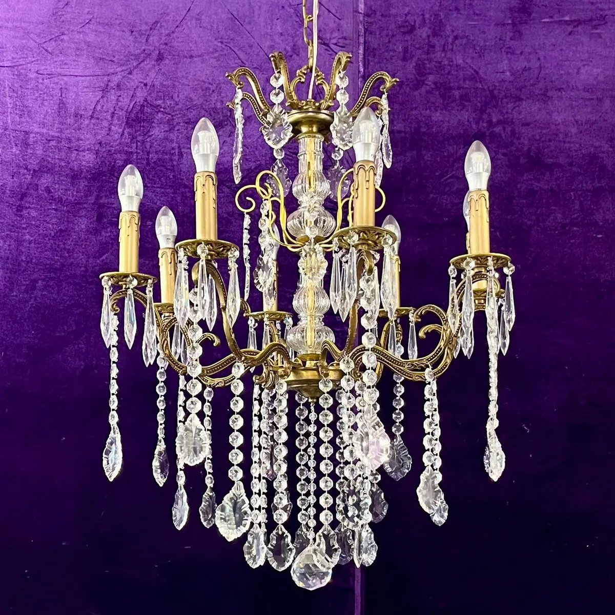 Elegant French Style Cast Brass Chandelier With Cascading Crystals 1