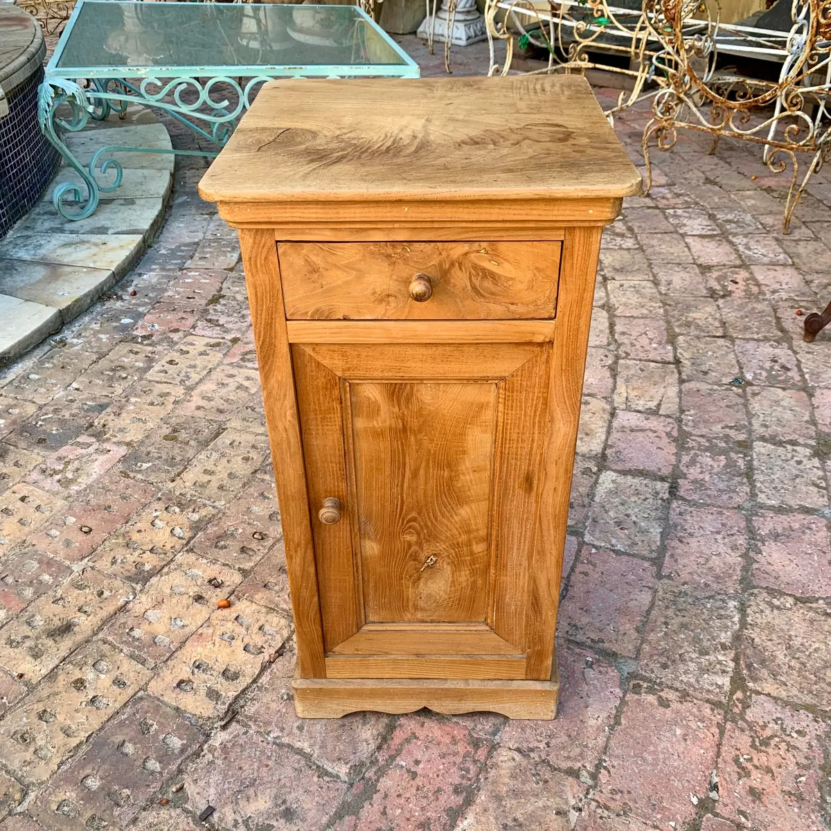Single Oak Pedestal 1