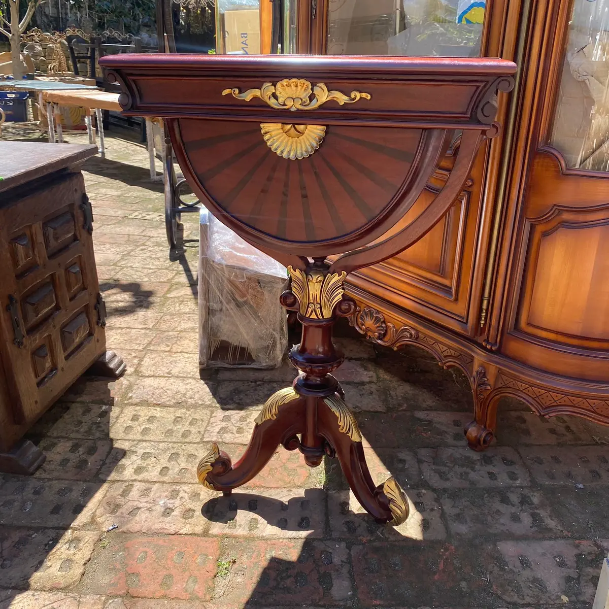 A Set Of Antique Mahogany Jewellery Display Pedestals 4