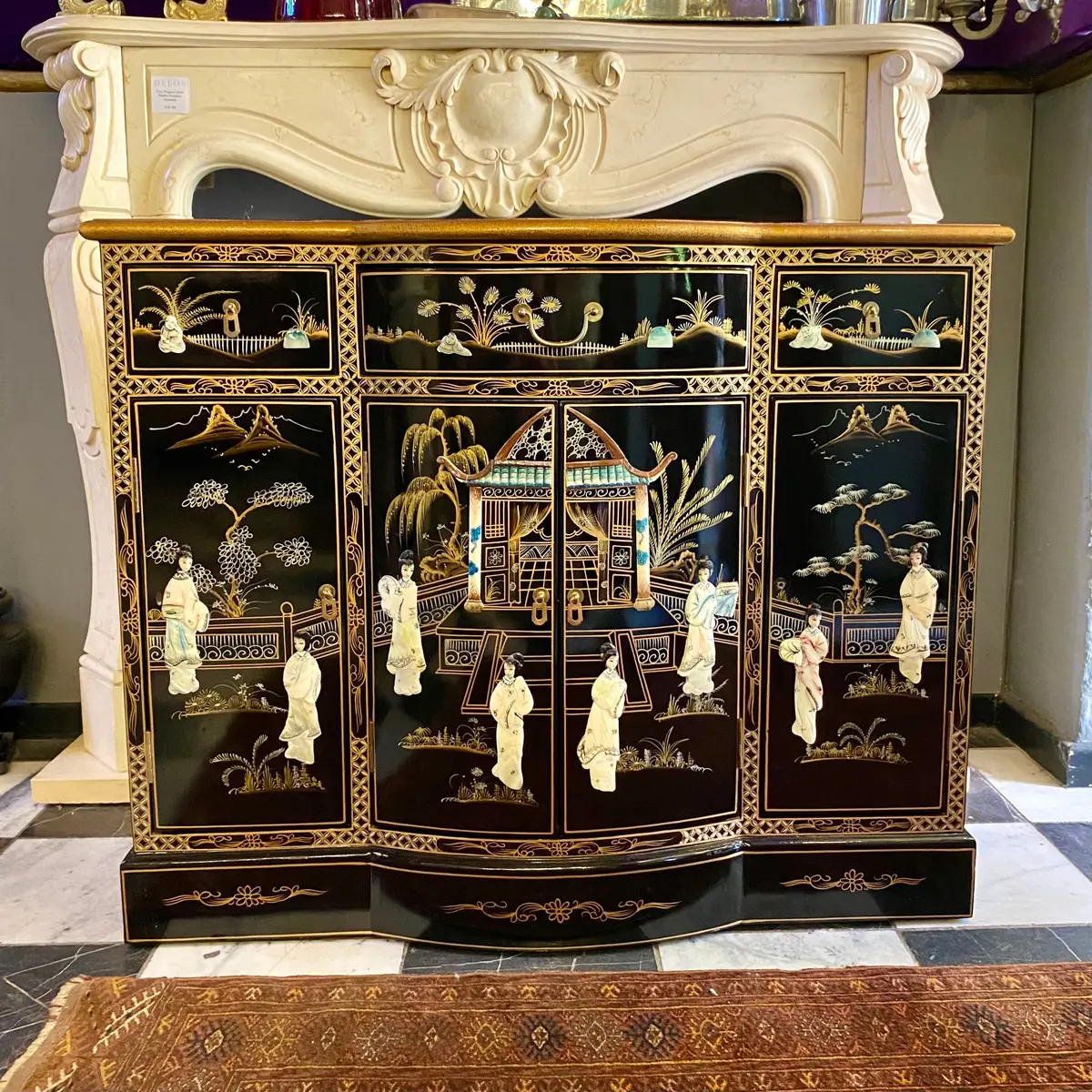 Beautiful Vintage Japanese Cabinet 1