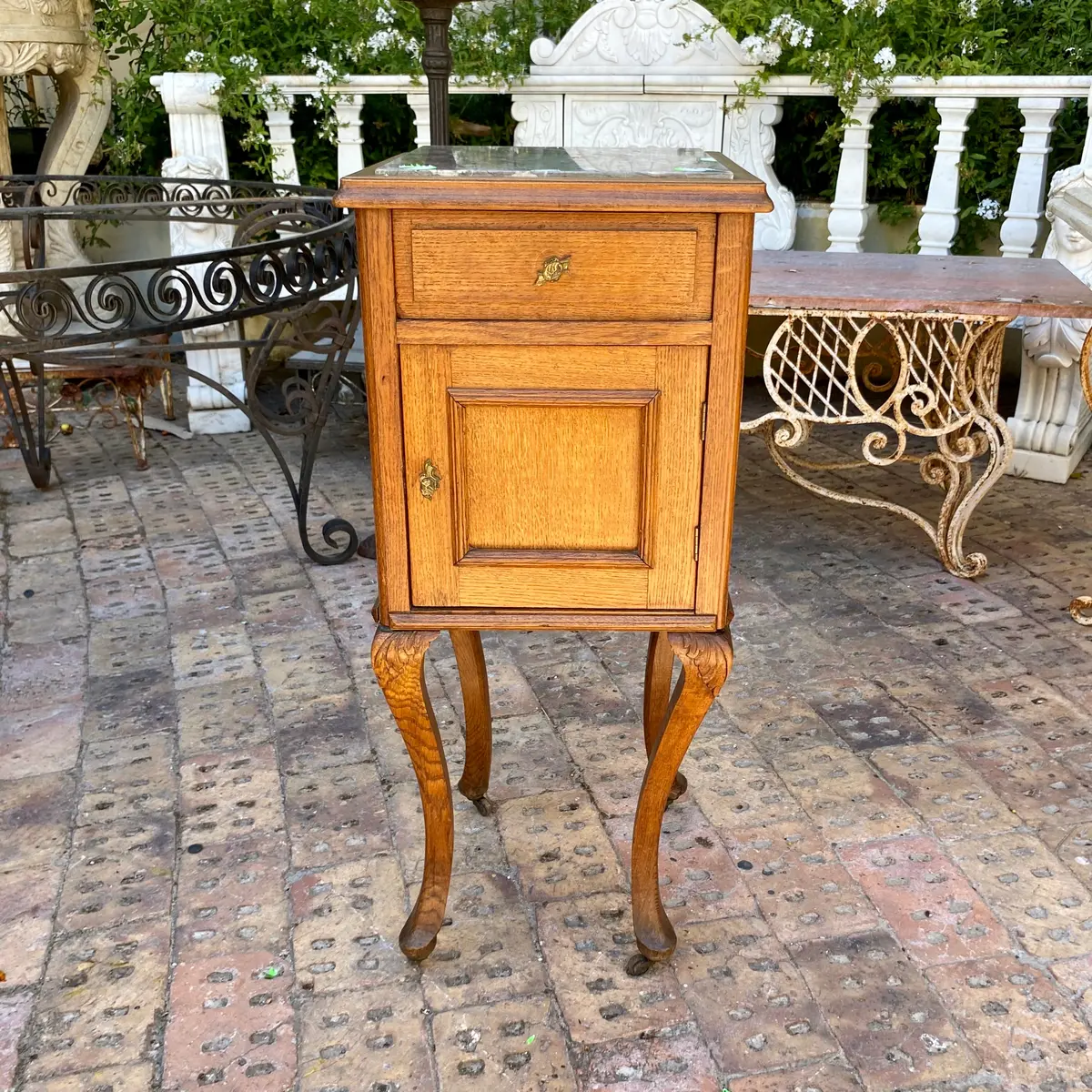 Sweet Single Antique Oak Bedside Pedestal 1