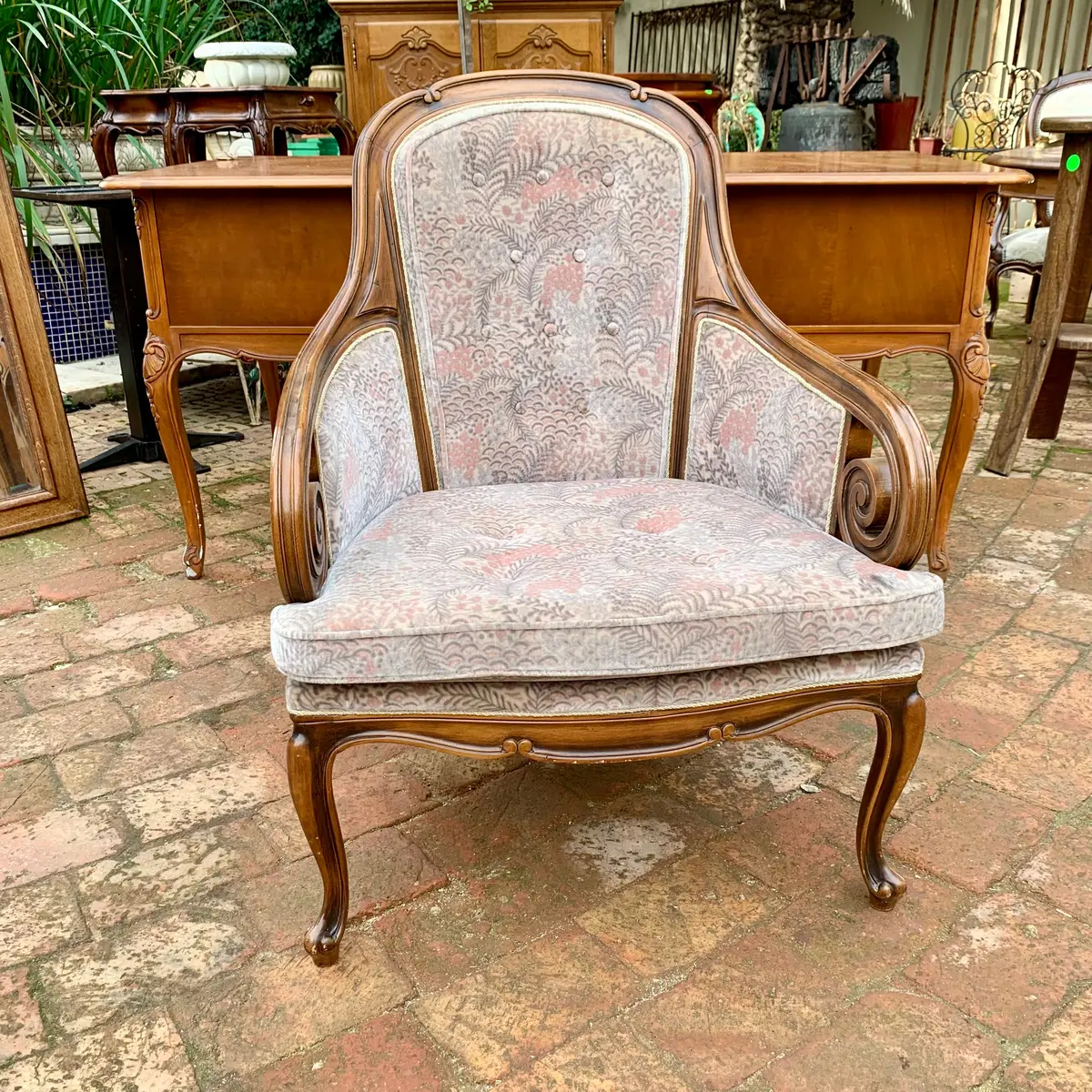 Elegant And Pretty Carved Armchair 1
