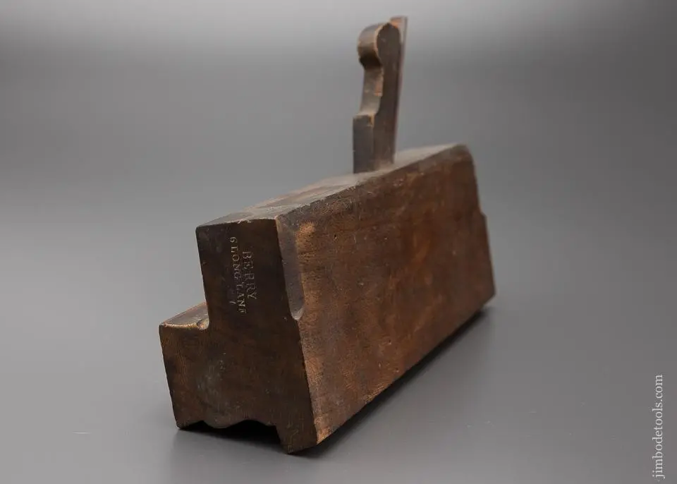 Good Fenced Ogee Moulding Plane By Berry 1840-78 London 2 1/2 Inches Wide  - 95588 1