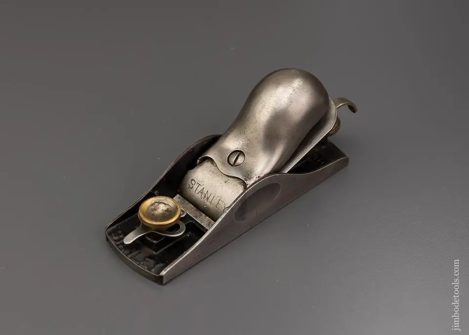Fine Stanley No. 18 Knuckle Joint Block Plane - 96294 1