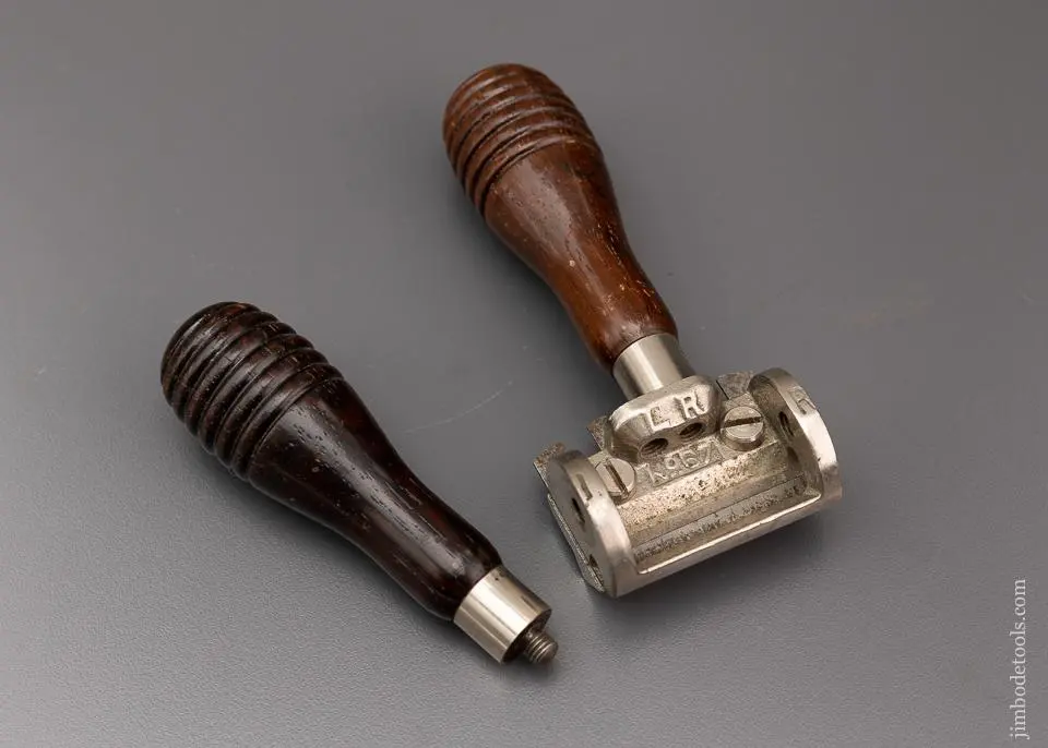 Extra Fine Stanley No. 67 Spoke Shave With Flat Bottom - 96402 1