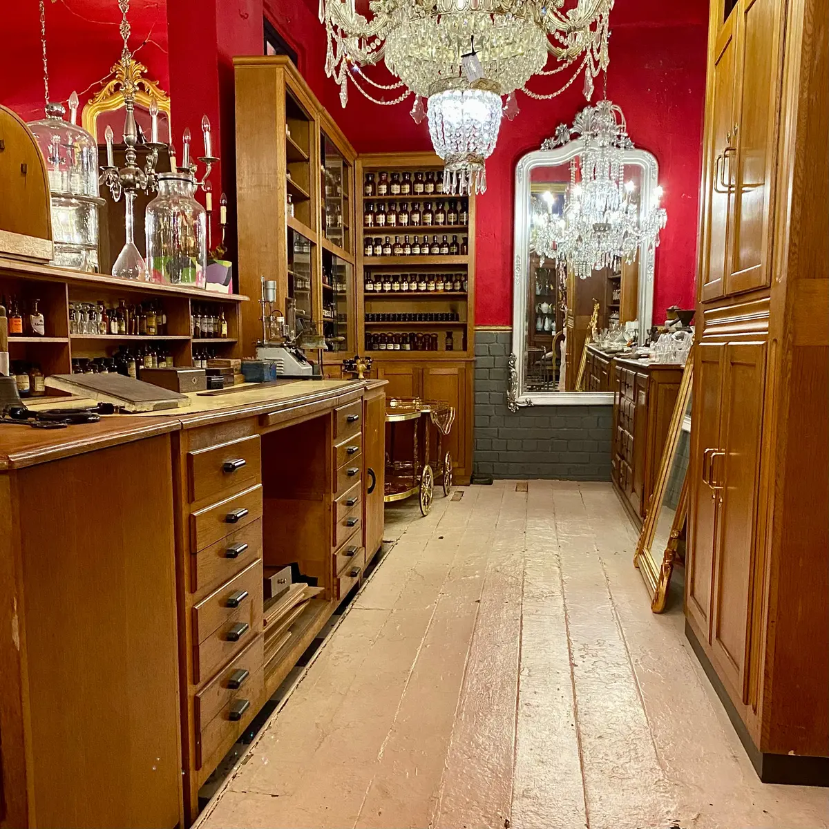 A Very Special And Rare Antique Pharmacy 1