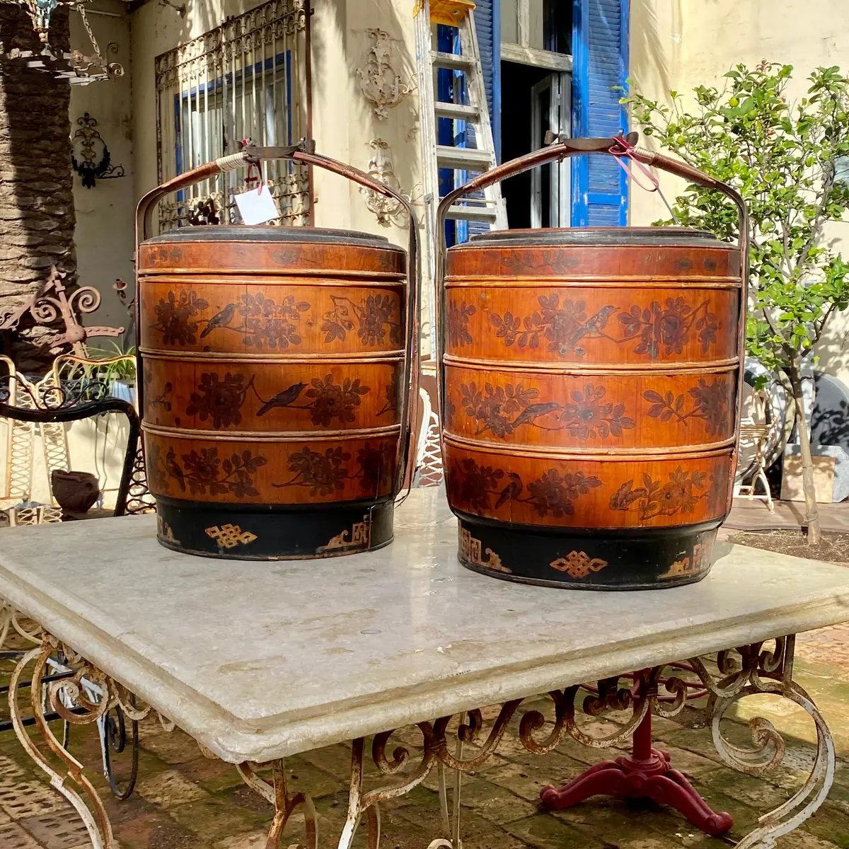 A Pair Of Food Baskets/Càilánzi - Sold 1