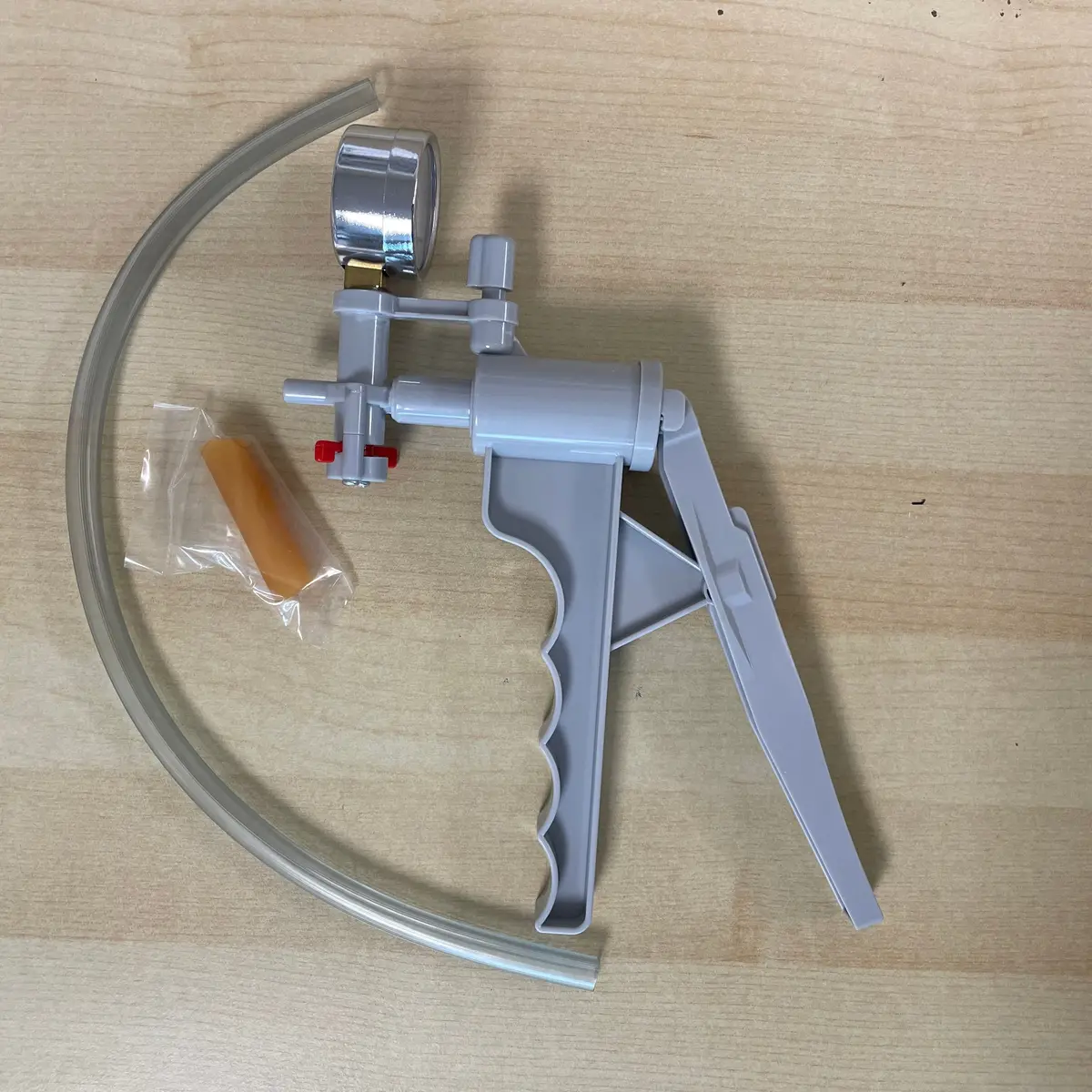 Economy Vacuum Pressure Pump, Hand Operated 1