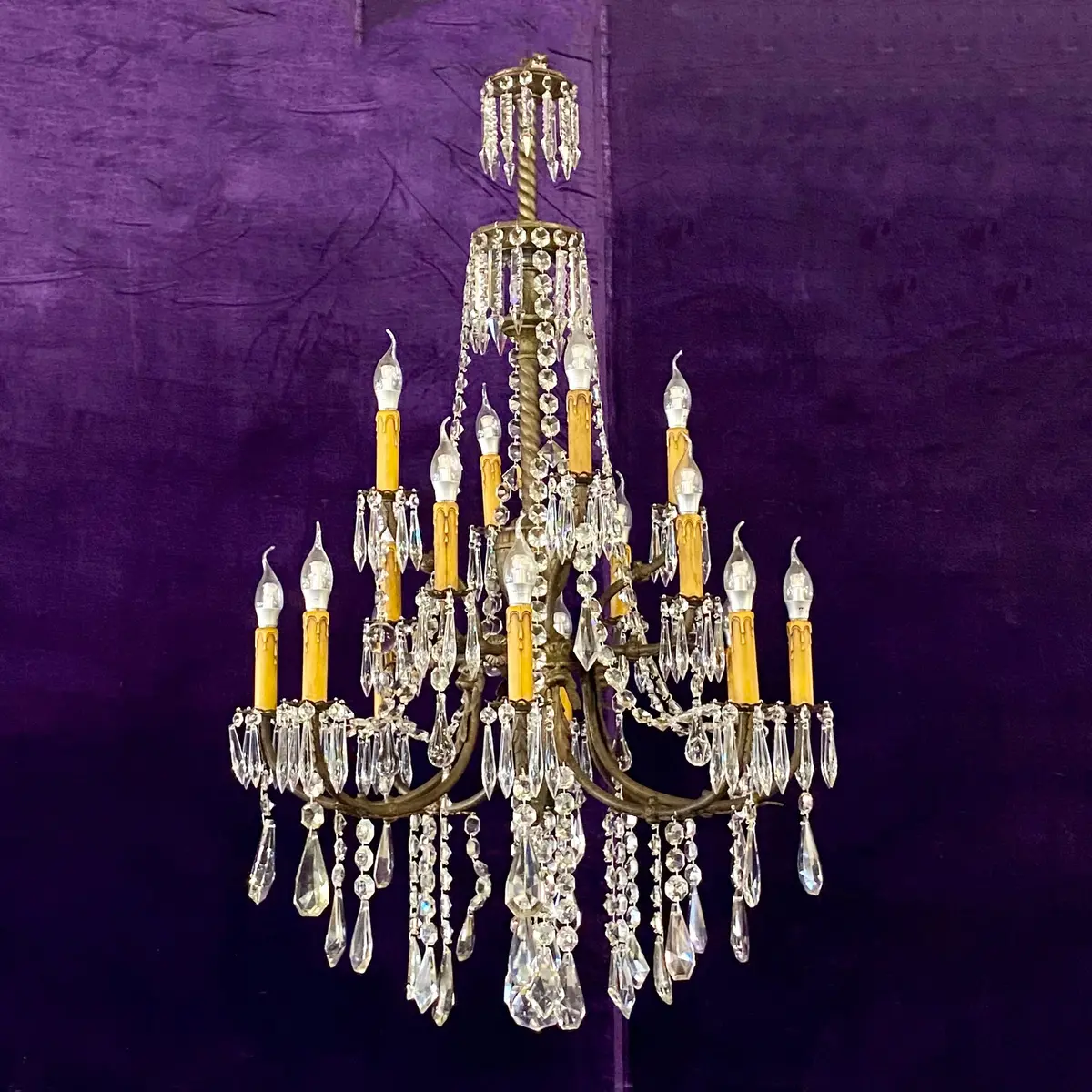 An Incredible Antique Gasolier Chandelier 1