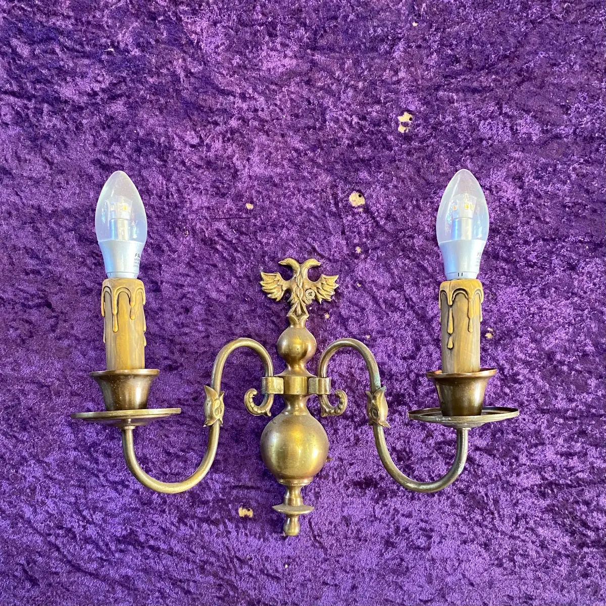 Single Antique Brass Flemish Sconce 1