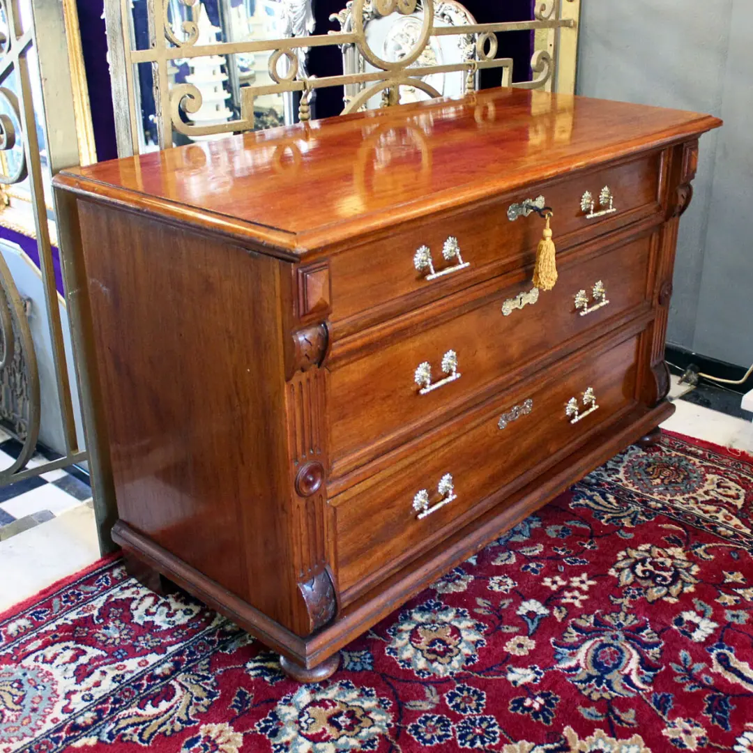 Antique Mahogany Chest Of Drawers 1