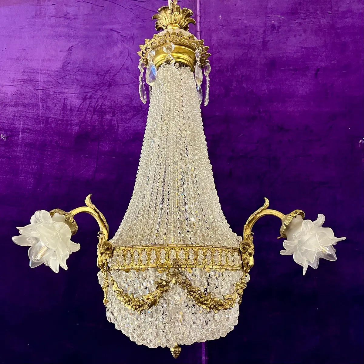 Beautiful Neo-Classical Chandelier With Brass Ram Detailing 1