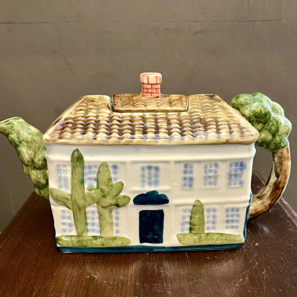Adorable Vintage Teapot In The Form Of A Cottage 2