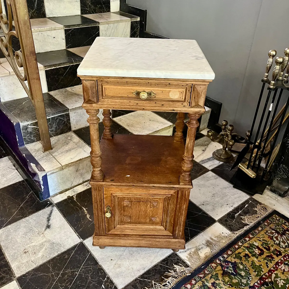 French Country Chic Pedestal With White Marble Top 1