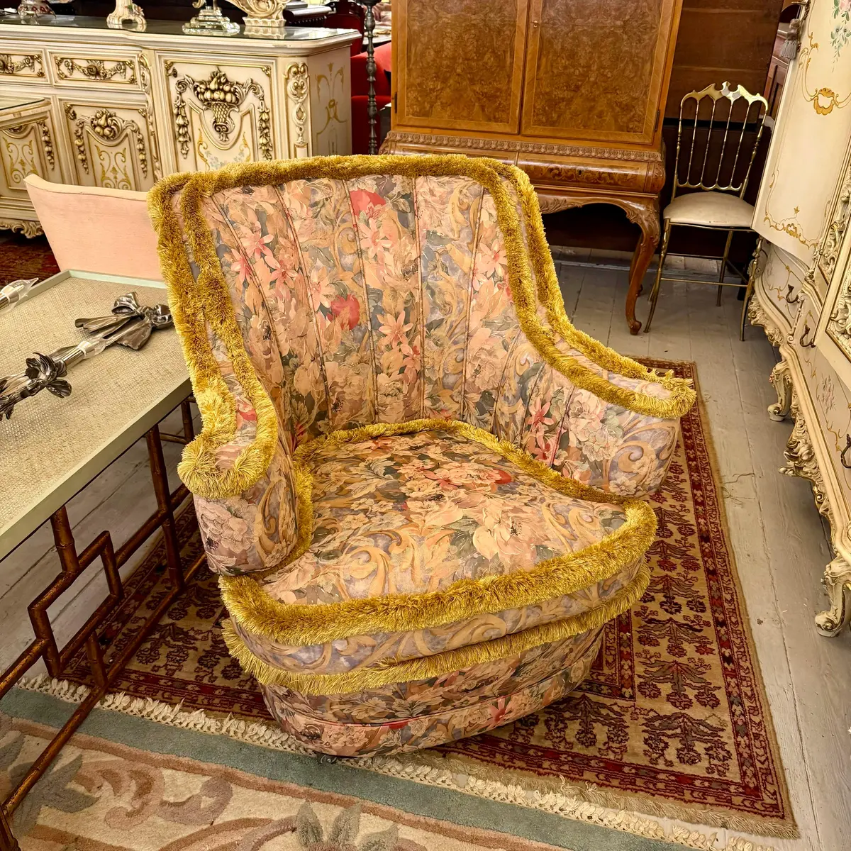Vintage Floral Lounge Chair With Fringe Detailing 1