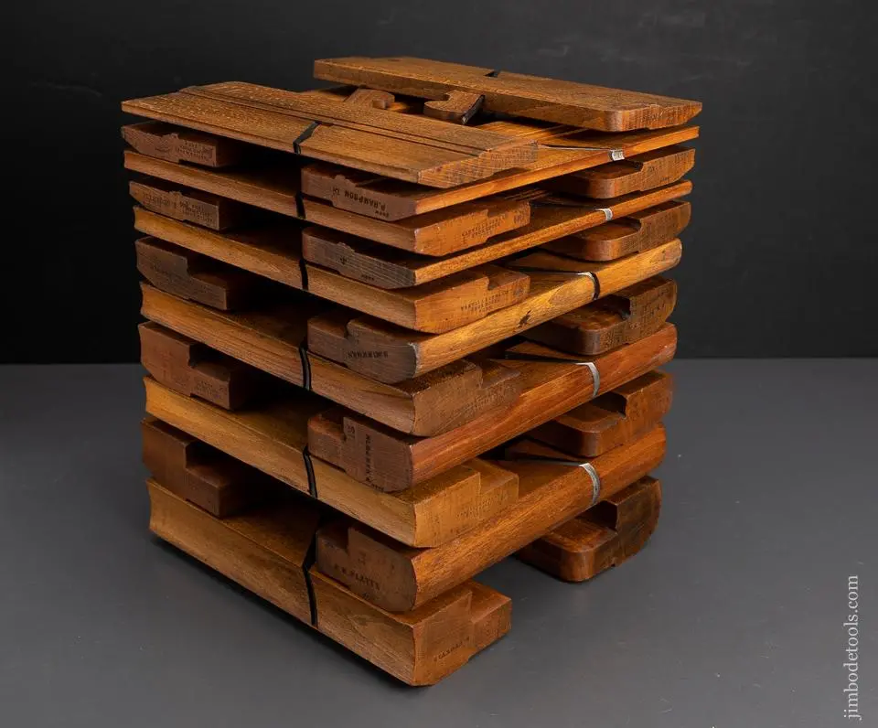 Extra Large Skewed Set Of 22 Hollow & Round Planes By Varvill - 95958 - As Of Dec 13 1