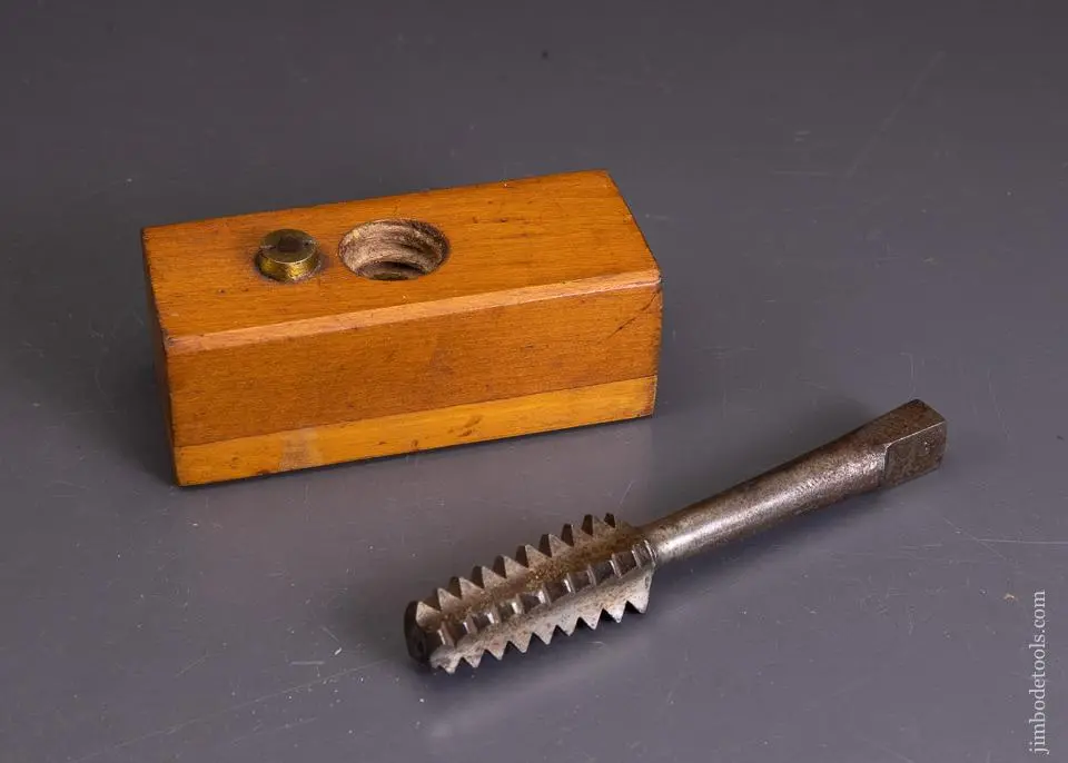 Big 3/4 Inch Thread Box And Tap For Wood - 96110 1